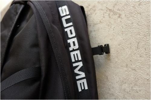 シュプリームのバックパック