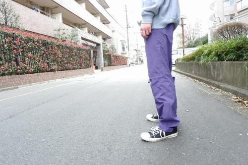 アンユーズドのパンツ