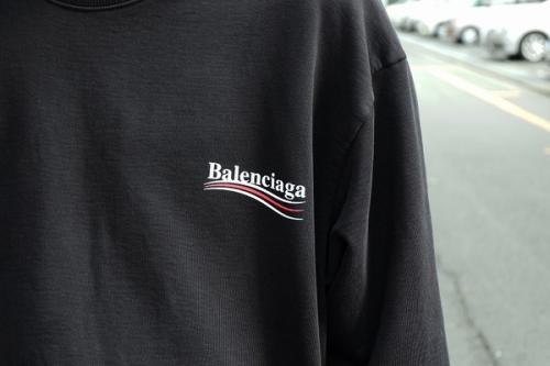 バレンシアガのスウェット