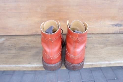 トリッカーズの靴