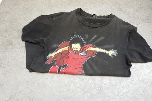 ファッション・ヴィクティムのTシャツ