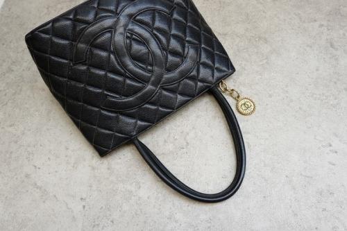 シャネルのトートバッグ