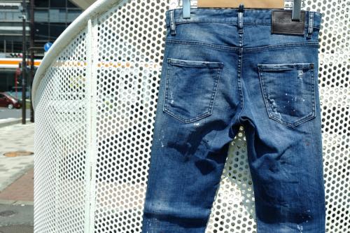 ディースクエアードのデニムパンツ