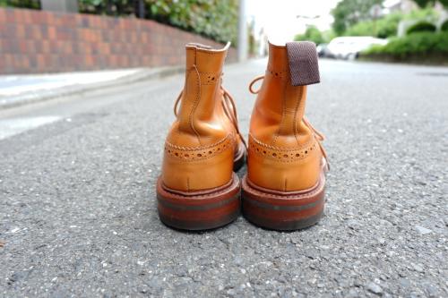 トリッカーズの靴