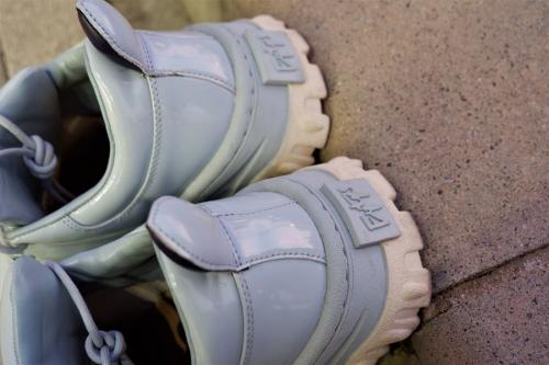 エイティーズの厚底スニーカー