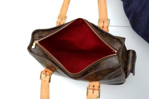 ショルダーバッグ