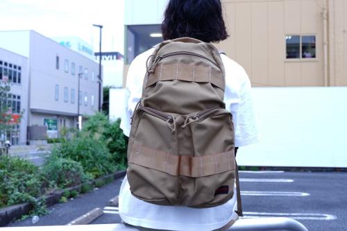 ブリーフィング×トゥモローランドのバッグ