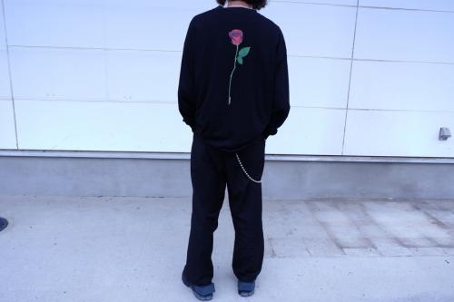 バレンシアガのロンT