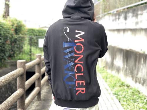 パーカーのロゴプリントプルオーバーパーカー