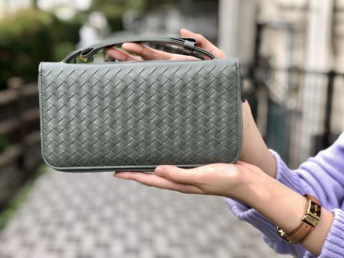 ボッテガベネタのトラベルケースラウンドファスナー財布