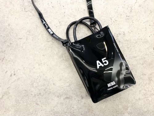 コラボ・別注アイテムのNaNa-NaNa×AKIRA