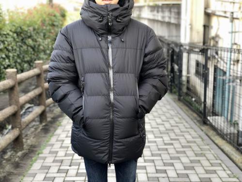 オーラのダウンジャケット