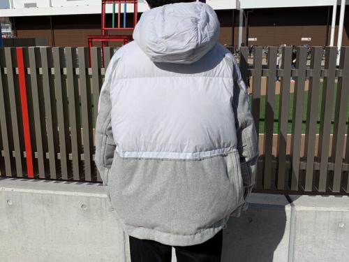 ナイキ × サカイのダウンジャケット