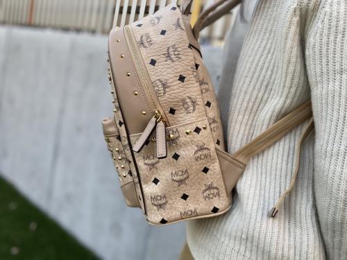 スタッズリュックのレディース