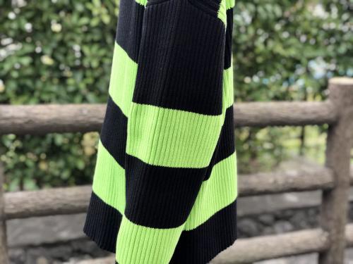 バレンシアガのボーダーニット