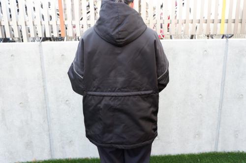 プルオーバーブルゾンのメンズ ブラック