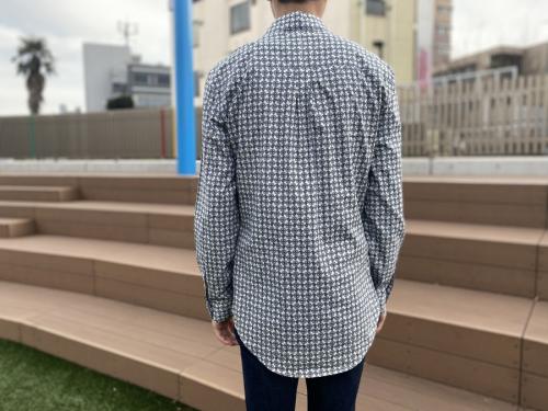 ルイ ヴィトン　の総柄シャツ