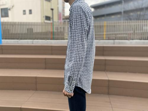 総柄シャツのメンズ