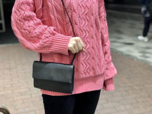 バレンシアガのフラップショルダーバッグ