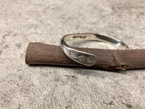 バングルのメンズ