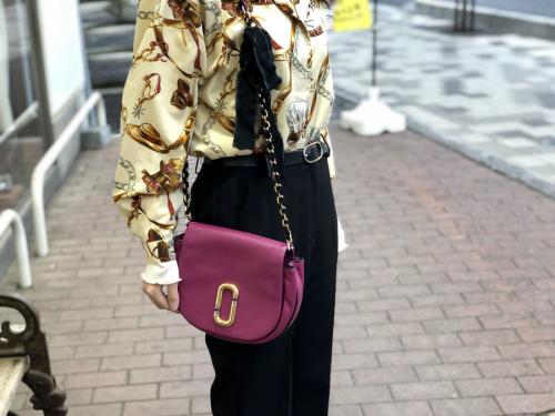 ショルダーバッグ ロゴ