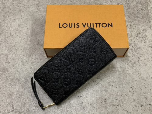 ラグジュアリーブランドのLOUIS VUITTON 　