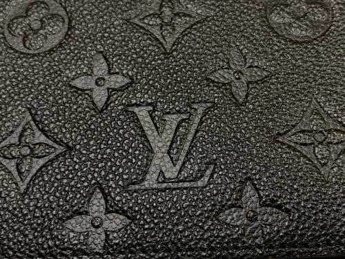 ルイ ヴィトン　のジッピーウォレット