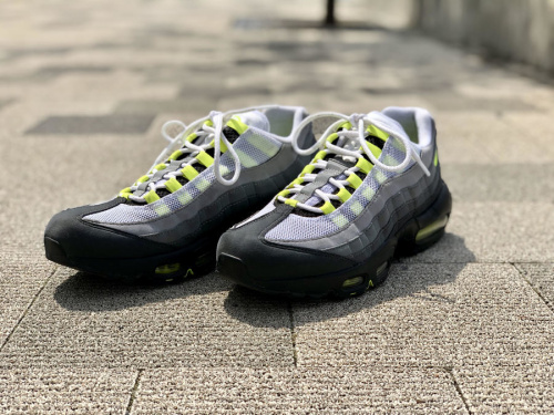 スニーカーのNIKE