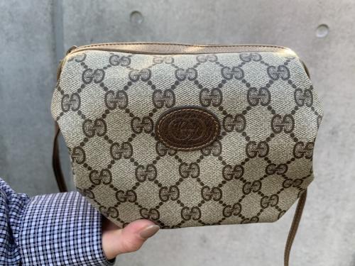 グッチのGG柄ミニショルダーバッグ