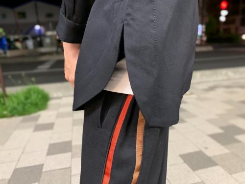 よそいきラウンドヘムシャツのユニセックス