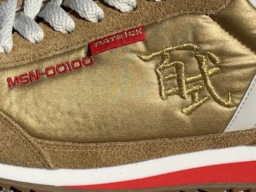 スニーカーの百式ﾓﾃﾞﾙ