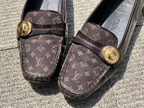 モノグラム・イディール パテントドライビングシューズのレディース ブラウン