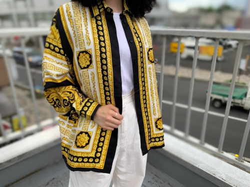 ラグジュアリーブランドのVERSACE　