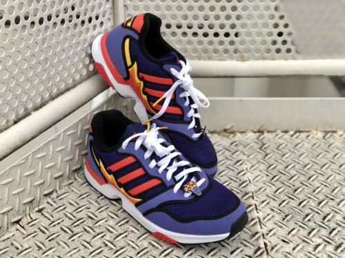 adidasのアディダス