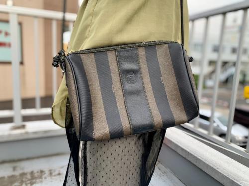 フェンディのヴィンテージぺカン柄ショルダーバッグ