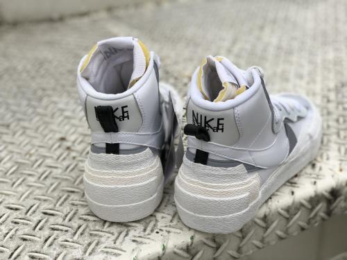 ナイキ × サカイのBV0072-100 BLAZER MID