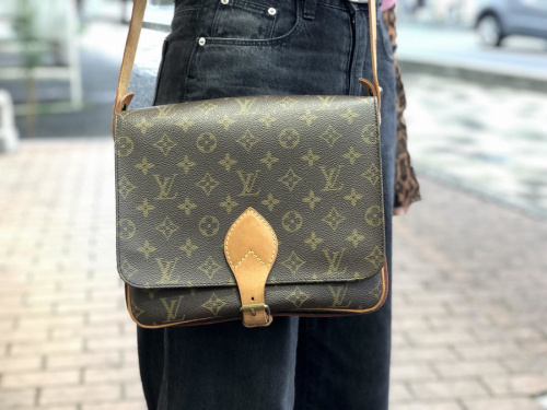 ラグジュアリーブランドのLOUIS VUITTON 　