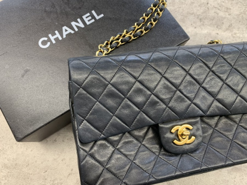 ラグジュアリーブランドのCHANEL