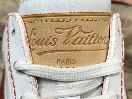 ルイ ヴィトン　のレザースニーカー