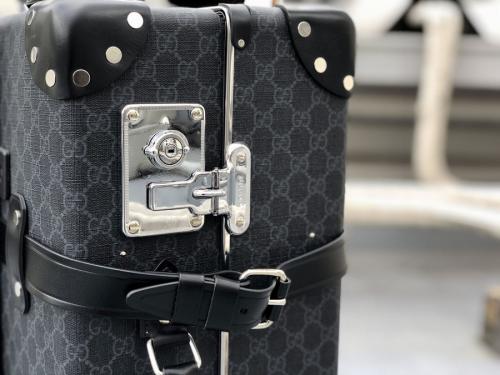 グローブ・トロッター GG キャリーオンバッグのユニセックス