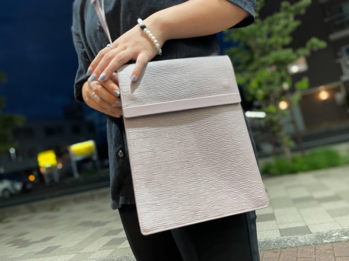 ラグジュアリーブランドのLOUIS　VUITTON