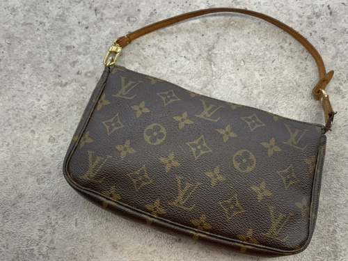 ラグジュアリーブランドのLOUIS VUITTON 　