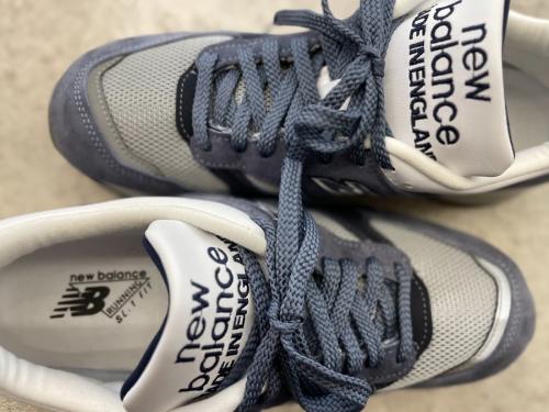ニューバランスのローカットスニーカー