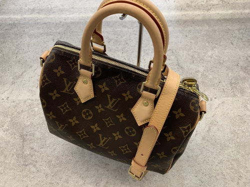 ラグジュアリーブランドのLOUIS VUITTON 　
