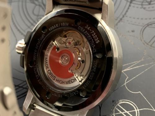 オリスのBC3アドバンスド デイデイト腕時計