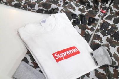 「SUPREME シュプリームのボックスロゴ 」