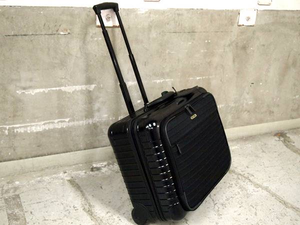 RIMOWA/リモワより。代表モデル「サルサ」。今回は「25L」入荷です