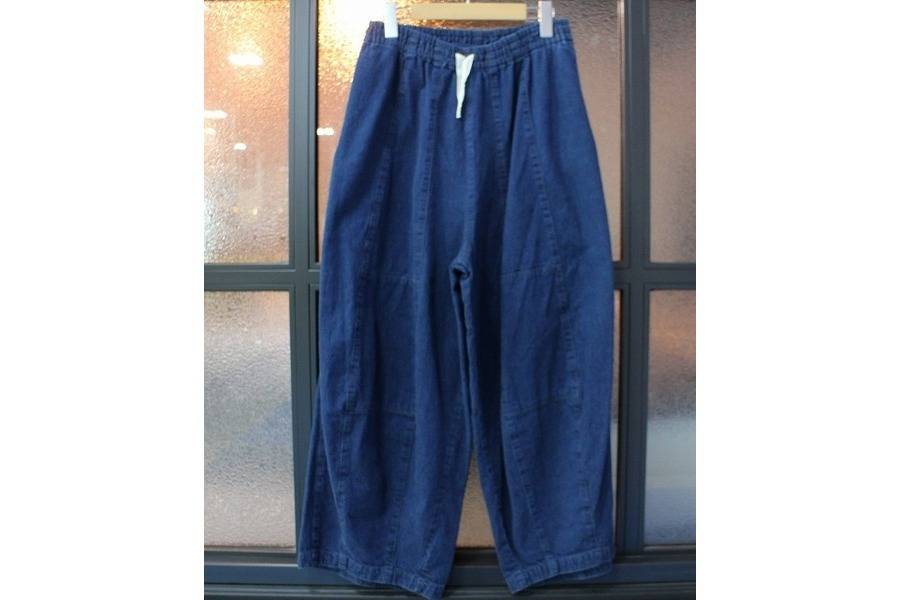 ダーツ加工で膨らんだシルエットが魅力的『Needles/ニードルズ』大量