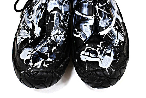 美品　イッセイミヤケ　ISSEY MIYAKE (42) スニーカー　軽量　黒 ISSEY MIYAKEのフリマアイテム一覧