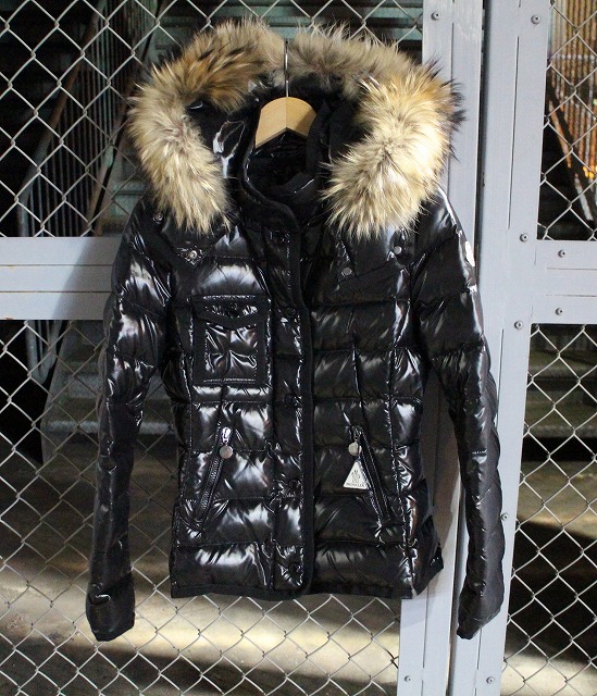 送料無料（沖縄配送） MONCLER ニューアルモワーズ ダウンジャケットグレー